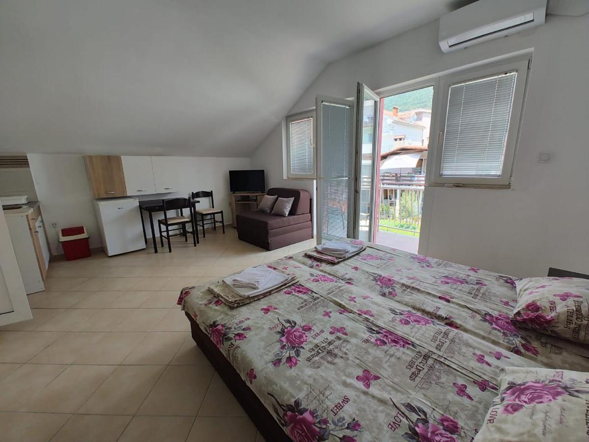 Jovanovic Apartment Tivat Bagian luar foto
